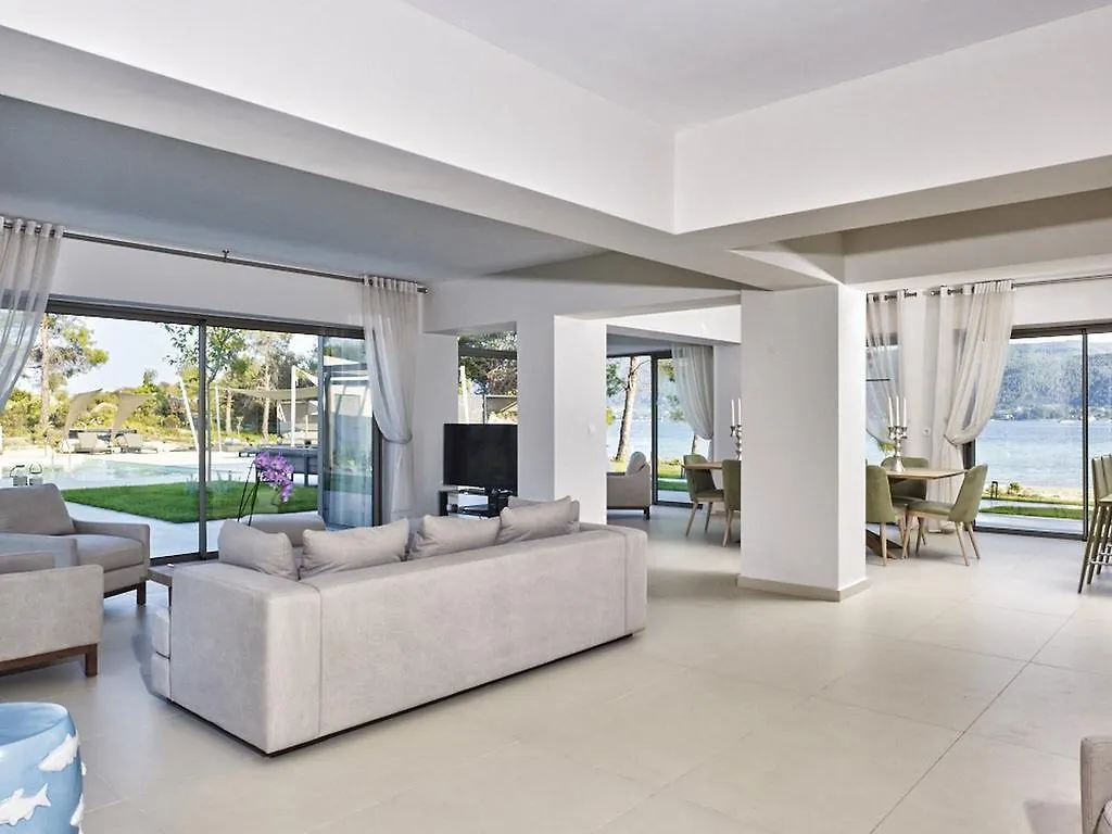 Villa Tiamo Secrets - Lagoon Hotel Diaporos Greece